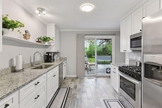 2505 Florida Ave N, Golden Valley, MN 55427