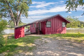 8402 E 256th Terrace, Freeman, MO 64746