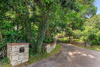 8475 Mccrory Ln, Nashville, TN 37221