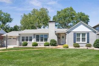 9415 Parkside Dr, Saint Louis, MO 63144