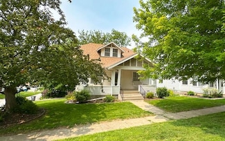 210 S Main St, Oakland, IA 51560