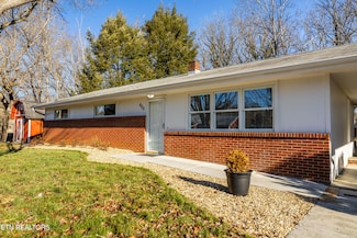 405 Oak Dr, Sevierville, TN 37862