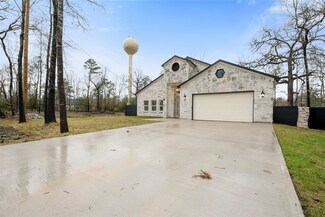 179 Knollwood Dr, Livingston, TX 77351