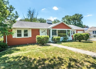 696 Beaver St, Waltham, MA 02452