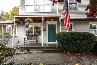 22 Leo St, Manchester, NH 03103