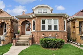 6111 W Barry Ave, Chicago, IL 60634