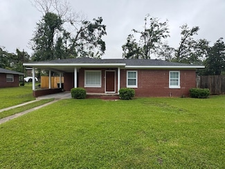 1005 Smith Ave, Douglas, GA 31533