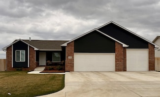 4364 N Rutgers Cir, Maize, KS 67101