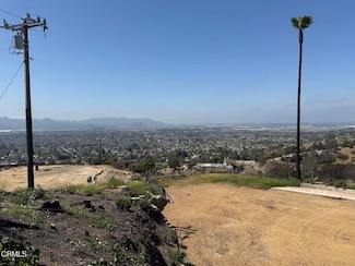 894 W Highland Dr, Camarillo, CA 93010