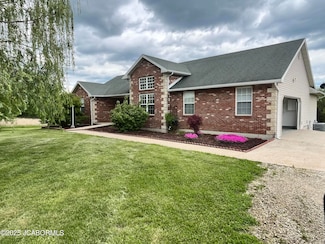 31500 Skyline Dr, California, MO 65018