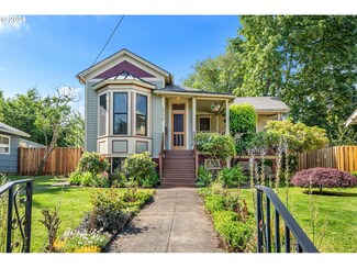 4726 SE Salmon St, Portland, OR 97215