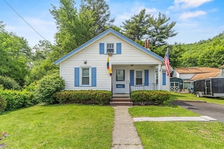 21 Delaware St, Port Jervis, NY 12771