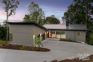 751 New Sprout Ln, Hendersonville, NC 28792