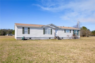 30 Duke Dr, Fort Mitchell, AL 36856