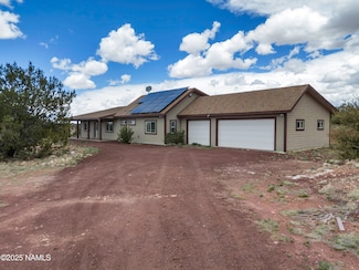 8752 S Lariat Rd, Williams, AZ 86046
