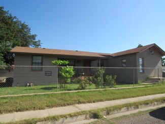 1114 Philadelphia St, Laredo, TX 78041