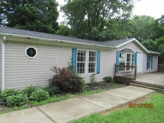 4666 Pottershop Rd, Centerville, IN 47330