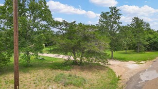 209 Houston Ave, Somerville, TX 77879