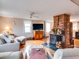 170 1/2 Granite St Unit 4, Rockport, MA 01966