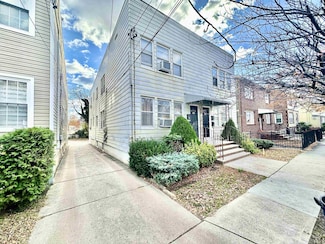 84 Magnolia St Unit 2R, Belleville, NJ 07109