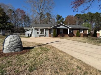 4745 Nokomis Dr, Kernersville, NC 27284