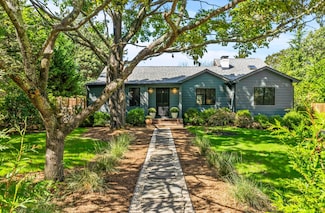 7 Sims Ave, Sag Harbor, NY 11963