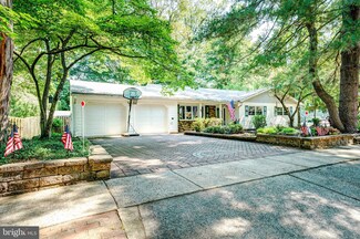 33 Sandburg Dr, Allentown, NJ 08501