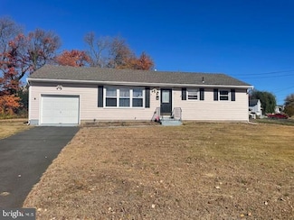 25 Lambeth Rd, Burlington, NJ 08016