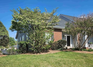 1102 Cedar Ridge Dr, Radford, VA 24141