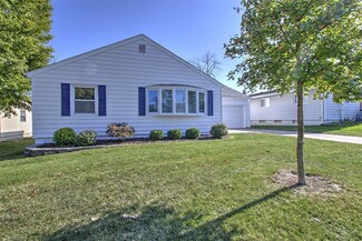 19 Ridge Dr, Decatur, IL 62521