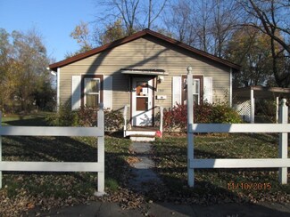 1642 Fremont St, South Bend, IN 46628