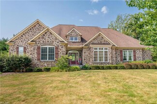 1600 Chadford Gate SE, Canton, OH 44709