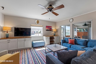 240 N Paseo de Los Conquistadores, Green Valley, AZ 85614