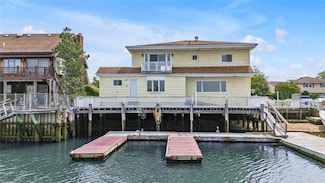 430 Roosevelt Ave, Freeport, NY 11520