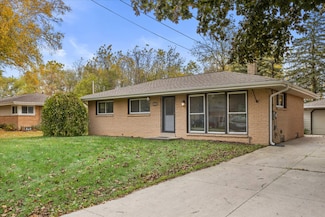 9114 S Annette Place, Oak Creek, WI 53154