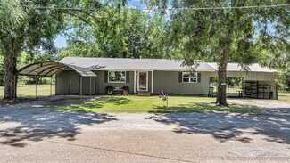 901 13th St, Ryan, OK 73565