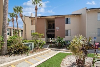 582 Orange Dr Unit 102, Altamonte Springs, FL 32701