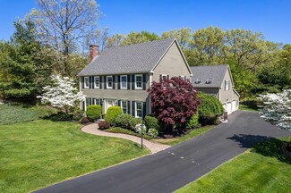 4 Birch Cir, Hopedale, MA 01747
