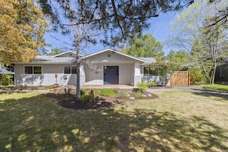 2182 NE Edgewood St, Bend, OR 97701