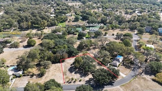 33 Glen Cove Dr, Seguin, TX 78155