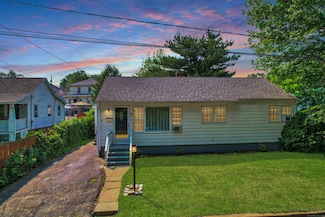 69 Ponham St, Waterbury, CT 06708