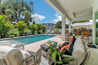 1262 10th St N, Naples, FL 34102