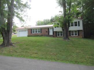 201 Greenlea St, Pulaski, VA 24301