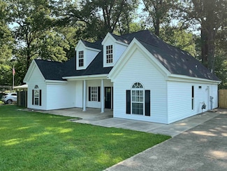 3890 Olive Rd, Memphis, TN 38135