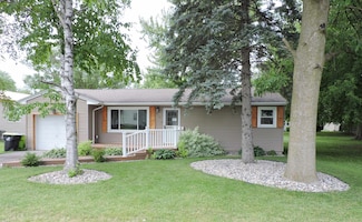 310 W Benjamin St, Linwood, MI 48634
