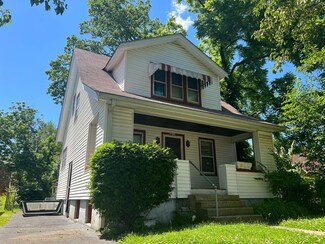 5611 Rhode Island Ave, Cincinnati, OH 45212