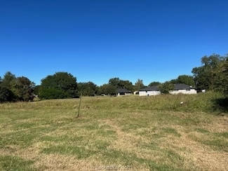 000 Pine St, Hearne, TX 77859