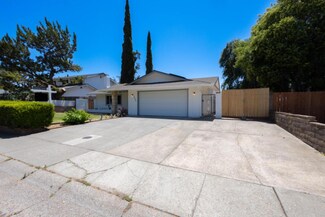 6636 Saint James Dr, Carmichael, CA 95608