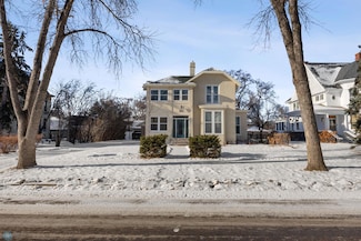 515 8th St S, Fargo, ND 58103