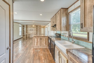 317 E Briarway Dr, Granite Shoals, TX 78654